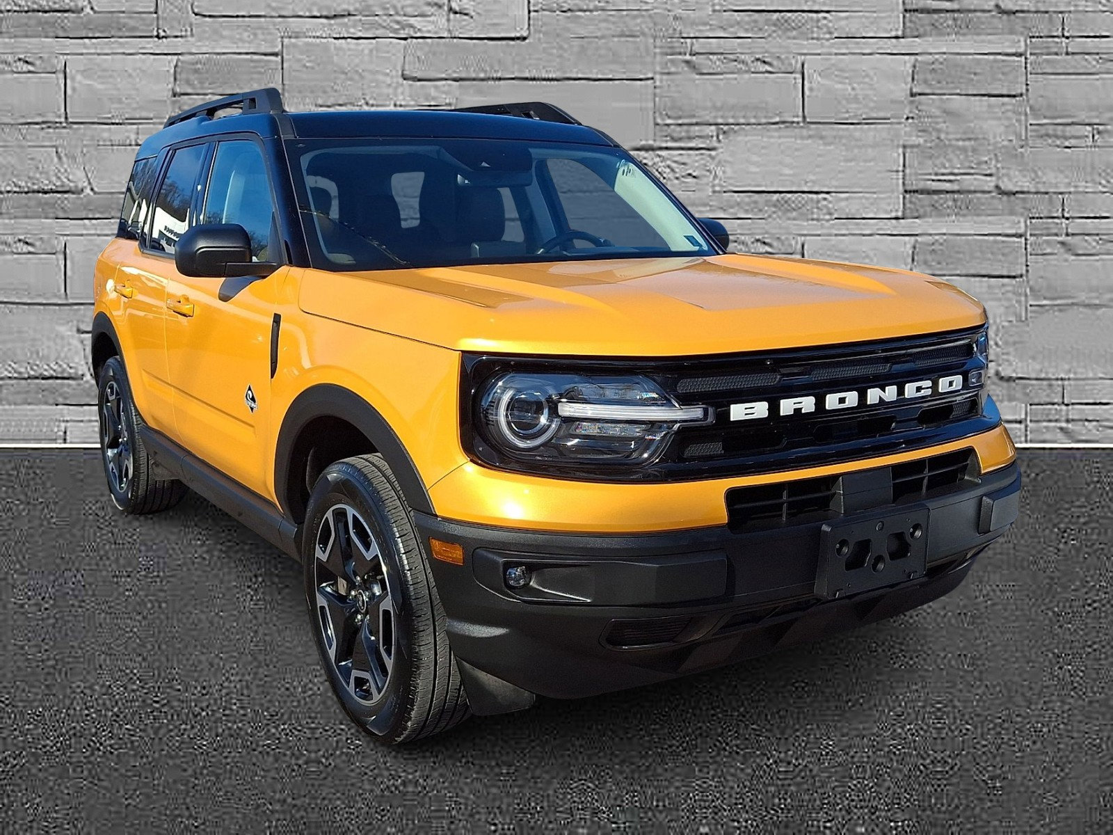 Certified 2023 Ford Bronco Sport Outer Banks w/ Tech Package image 2