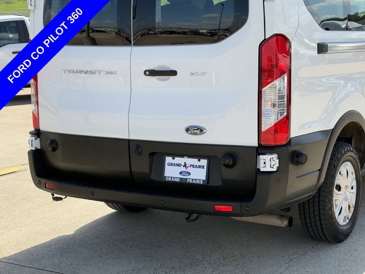 Certified 2024 Ford Transit 350 XLT RWD image 8