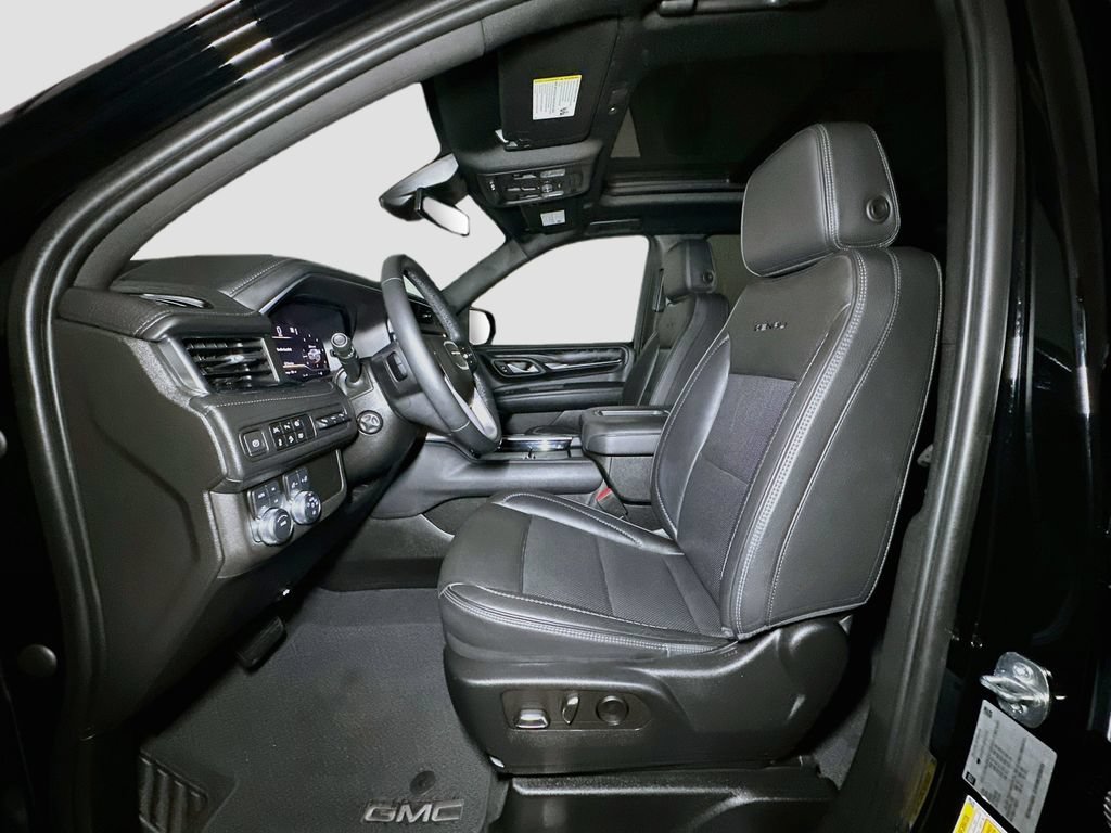 Used 2023 GMC Yukon Denali AWD/4WD image 19