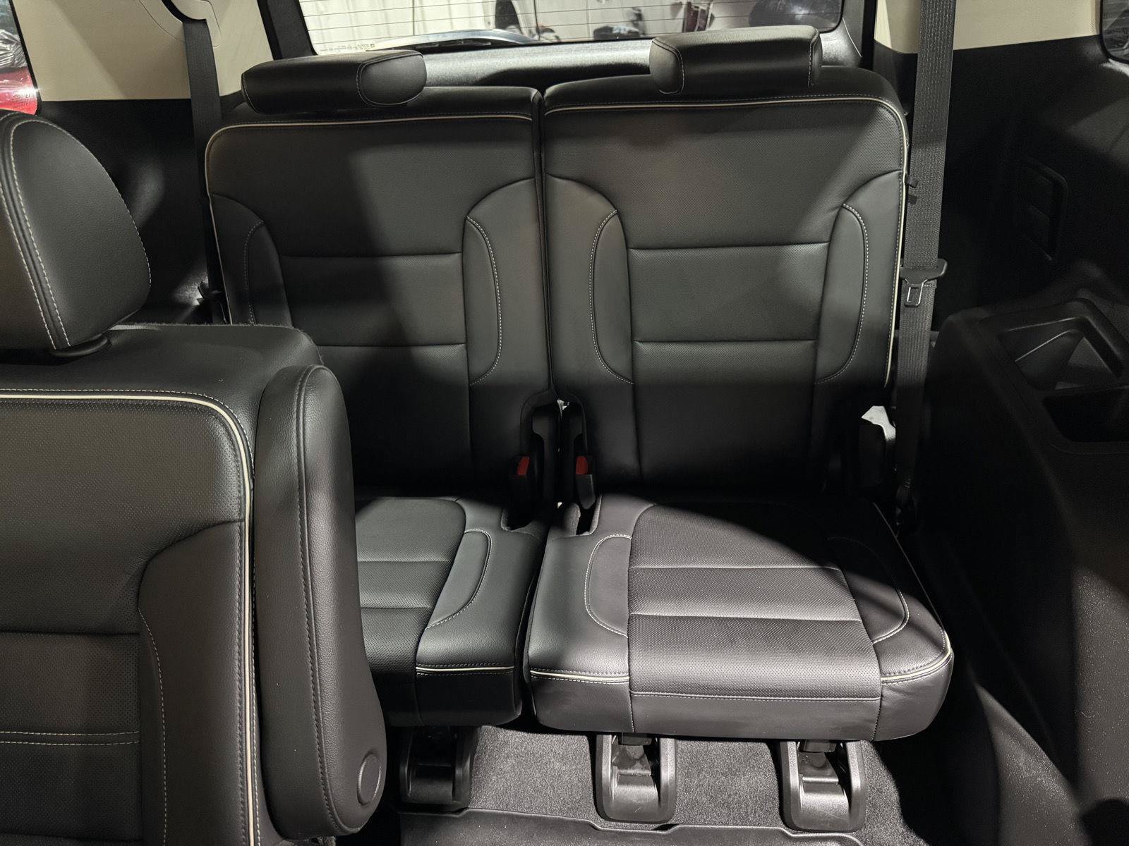 Used 2023 GMC Acadia Denali w/ Trailering Package AWD/4WD image 35