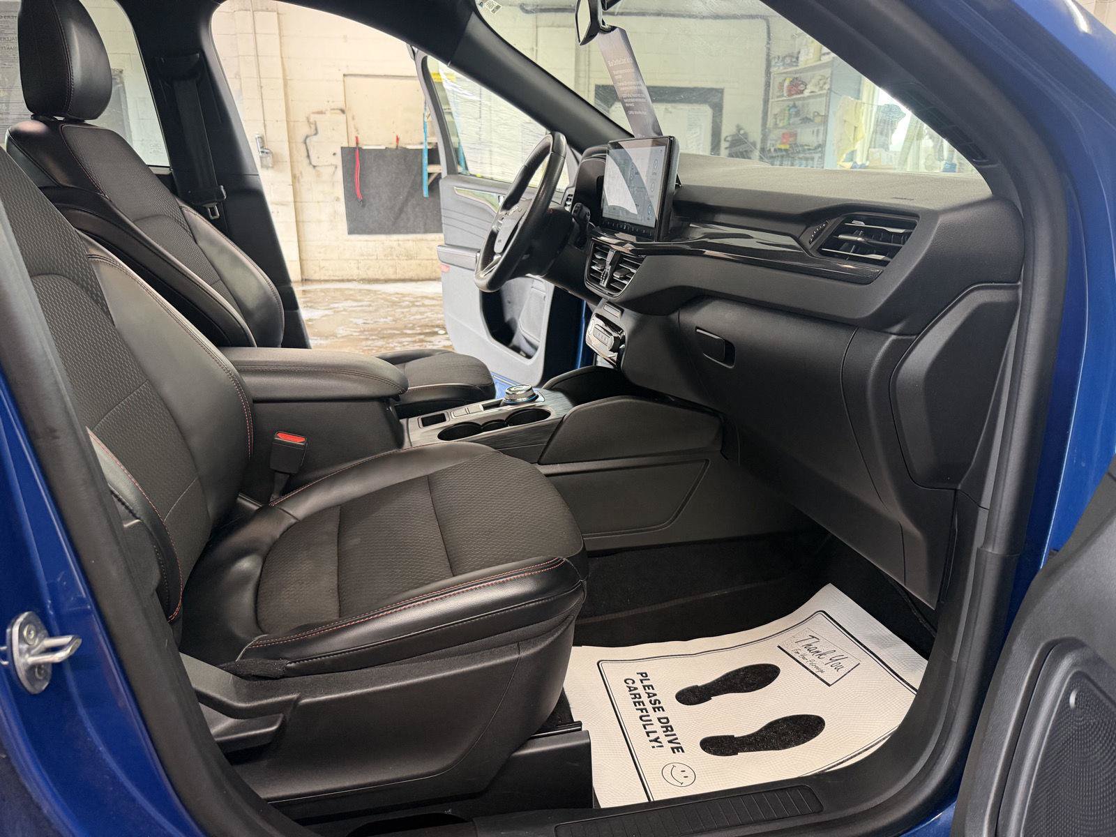 Certified 2023 Ford Escape ST-Line w/ Tech Pack #1 AWD/4WD image 31