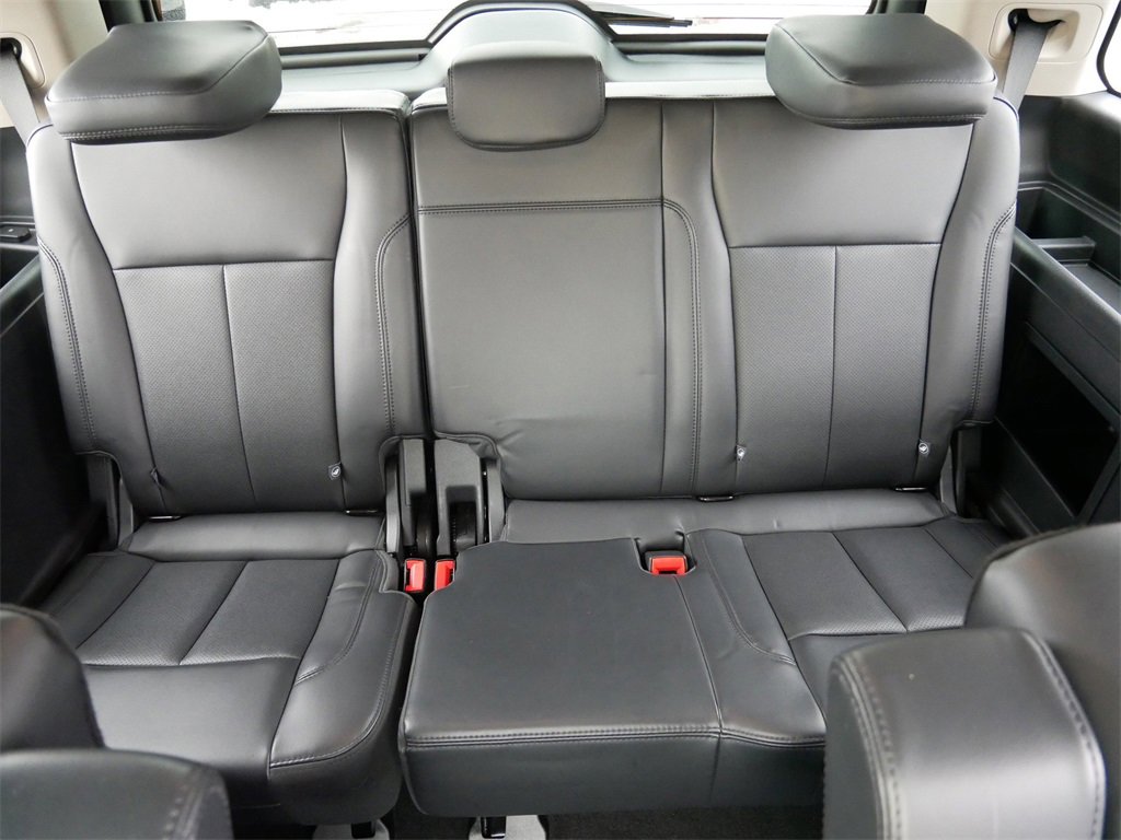 Certified 2024 Ford Expedition XLT image 11