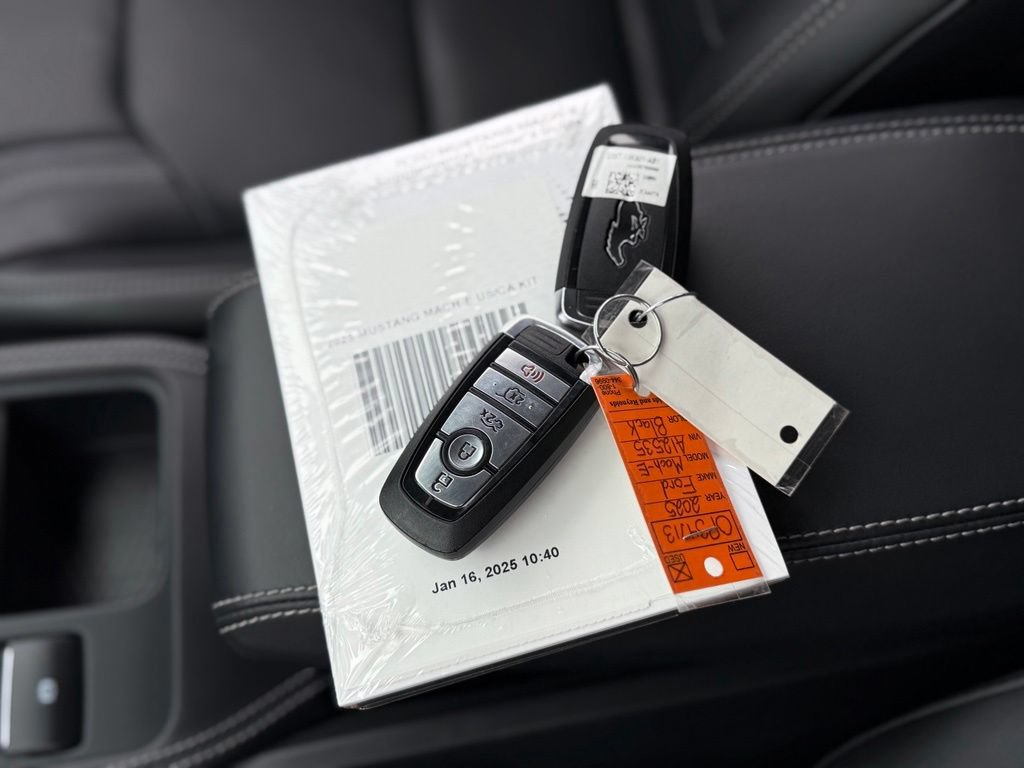 Certified 2025 Ford Mustang Mach-E Premium AWD/4WD image 5