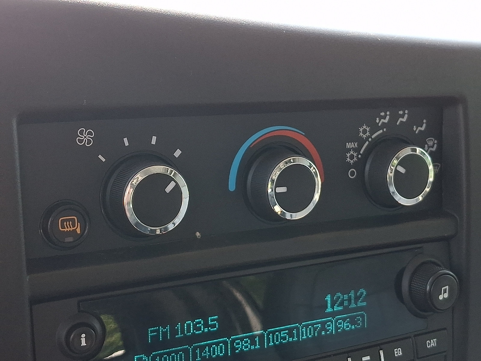Used 2022 Chevrolet Express 2500 w/ Driver Convenience Package RWD image 18