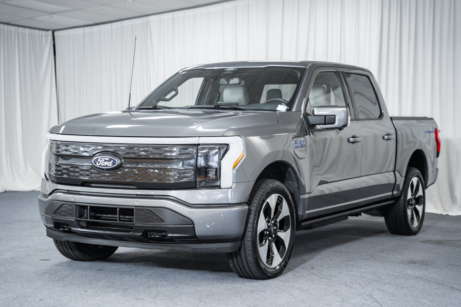 Certified 2025 Ford F150 Lightning Platinum AWD/4WD image 3