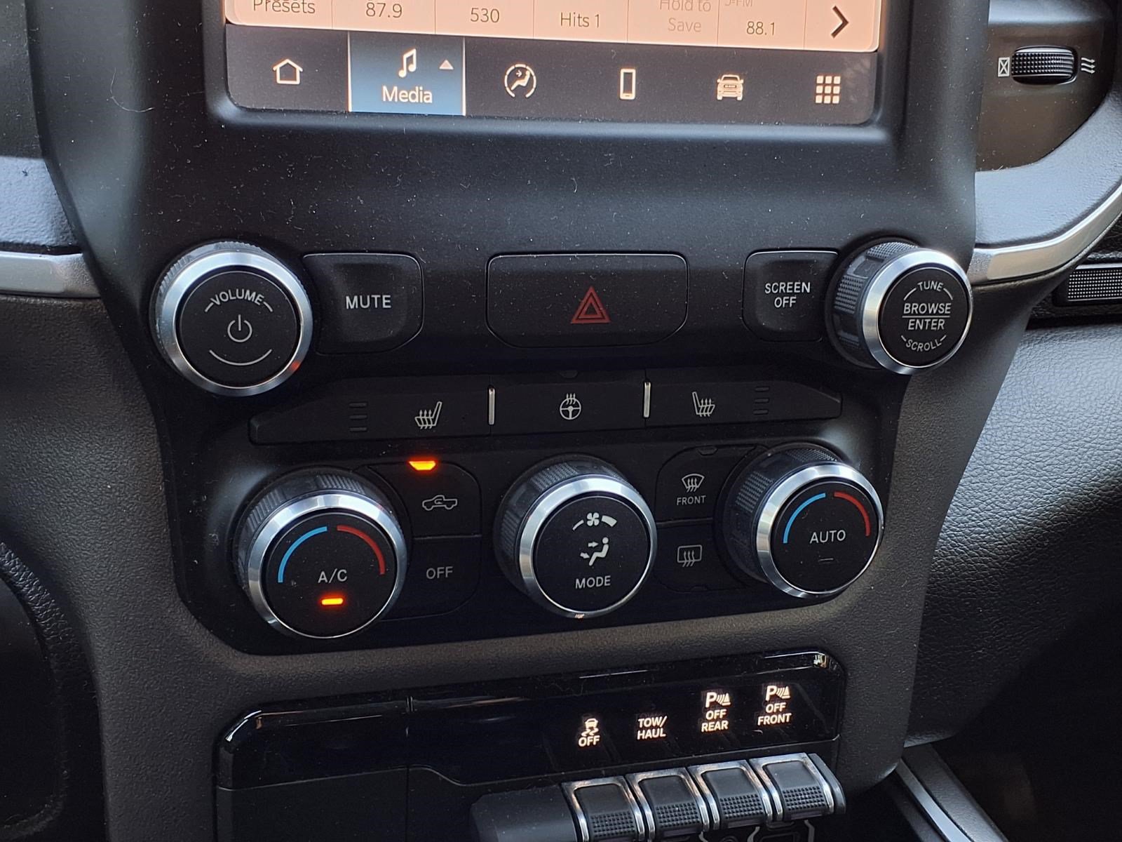 Used 2022 RAM 1500 Big Horn AWD/4WD image 17