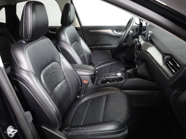 Certified 2022 Ford Escape Titanium w/ Class II Trailer Tow Package image 9