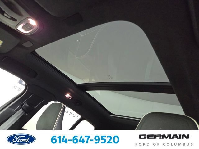 Used 2021 Volvo XC40 T5 R-Design AWD/4WD image 33