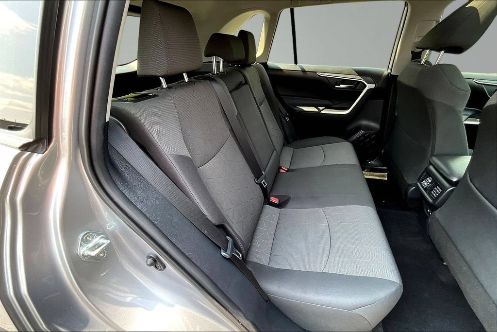 Used 2021 Toyota RAV4 XLE w/ Convenience Package AWD/4WD image 28