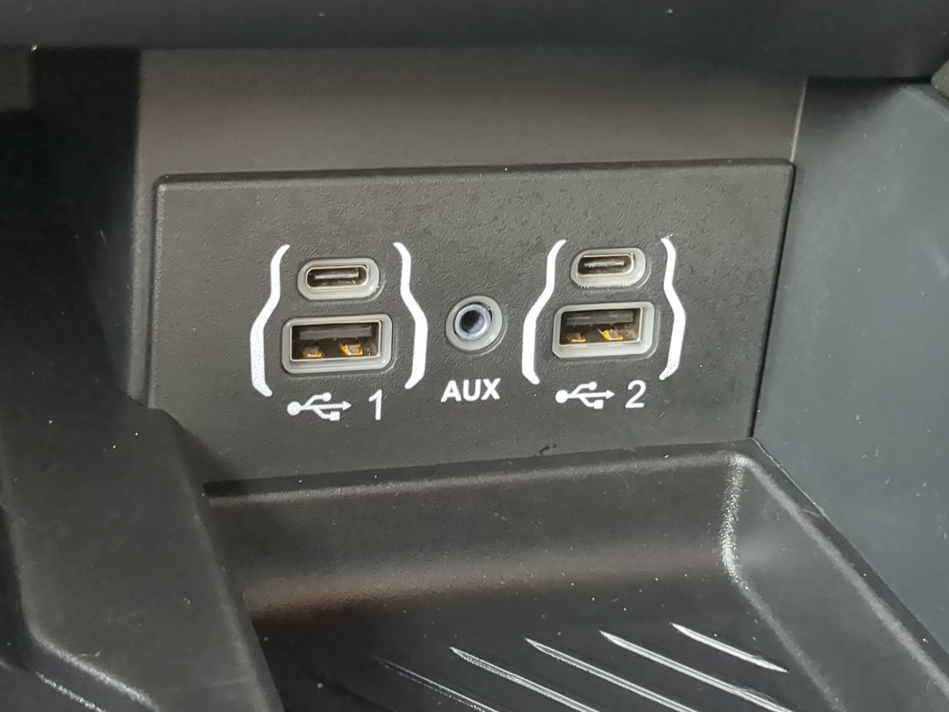 Used 2025 Chrysler Pacifica Limited FWD image 63