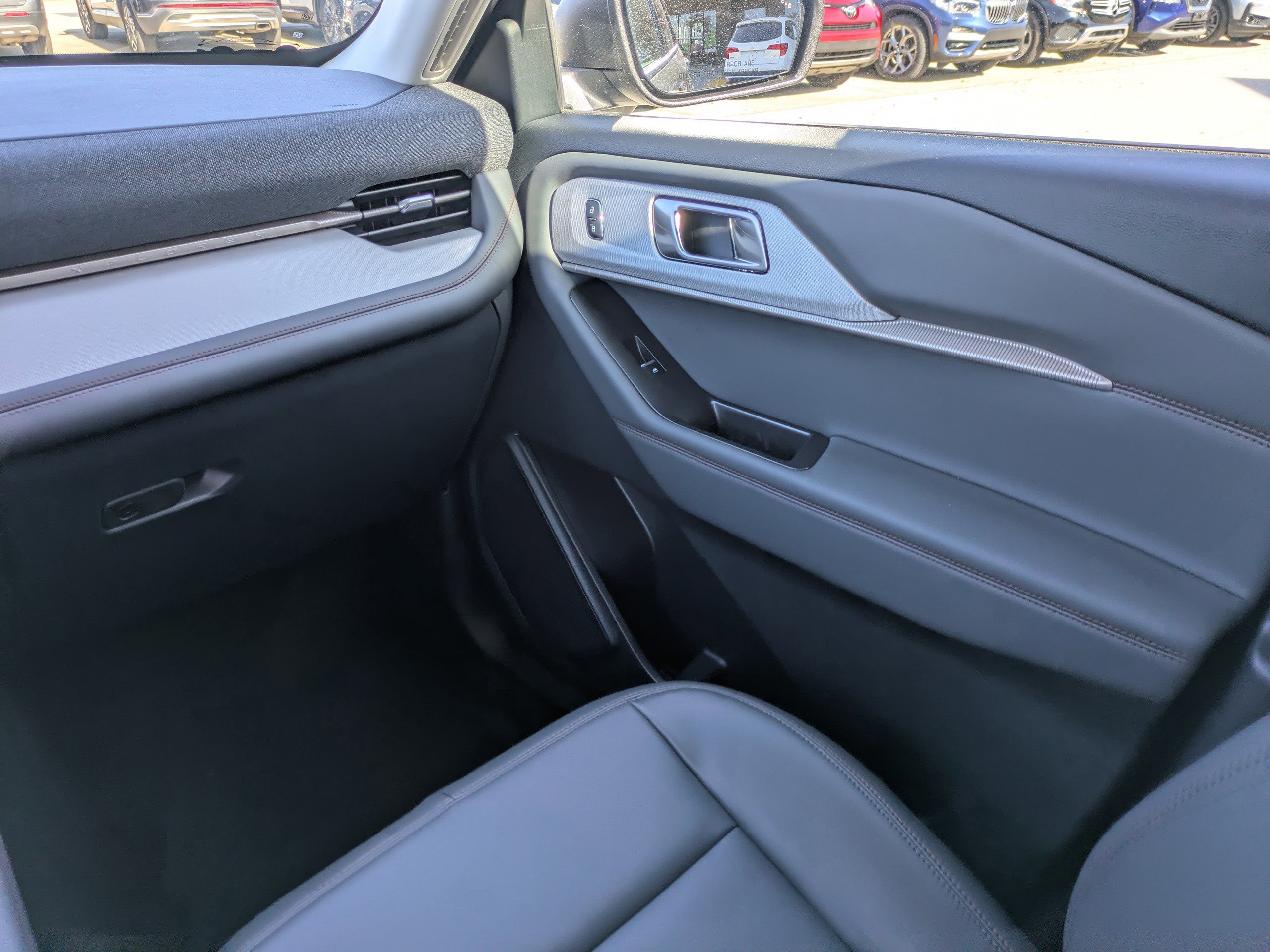 Certified 2025 Ford Explorer Active w/ Active Comfort Package image 21