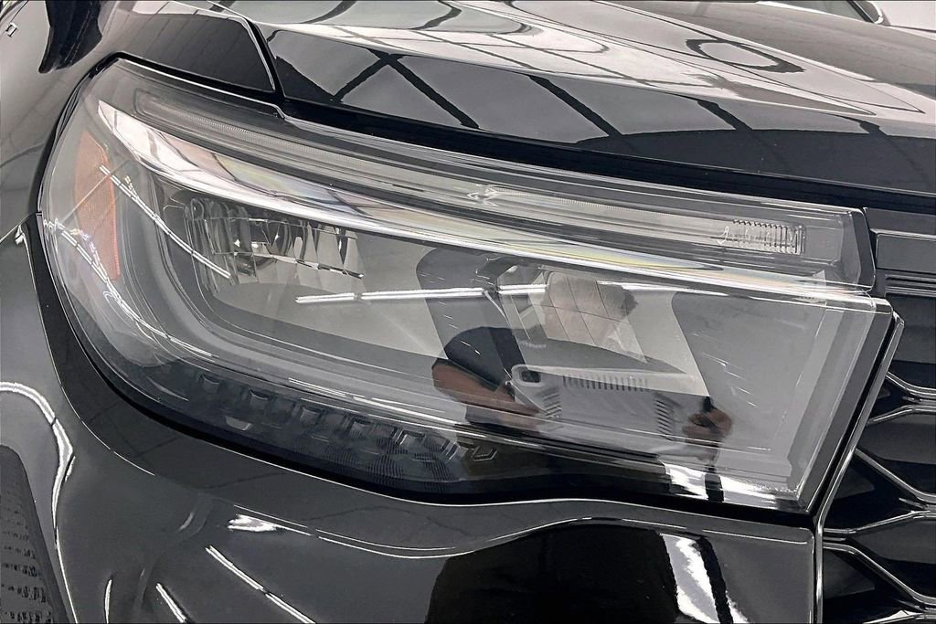 Certified 2025 Ford Explorer ST-Line w/ ST-Line Street Pack AWD/4WD image 30