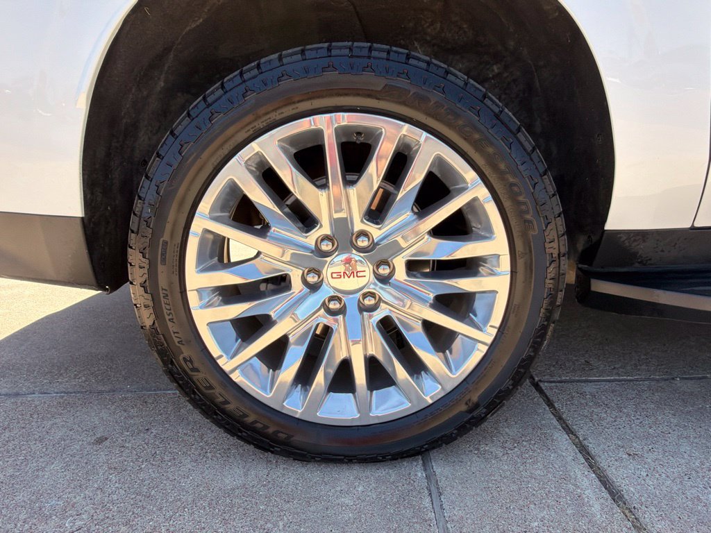 Used 2023 GMC Yukon XL Denali AWD/4WD image 9