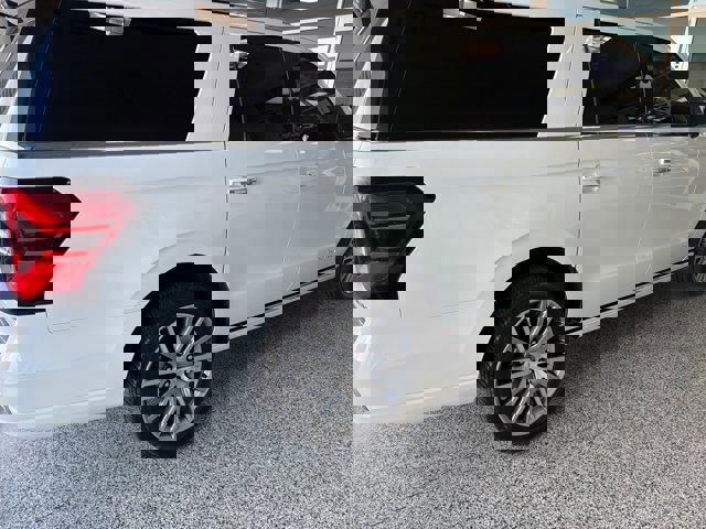 Certified 2022 Ford Expedition Max Platinum image 4