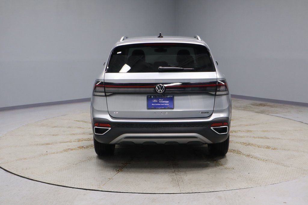 Used 2025 Volkswagen Taos SE image 4