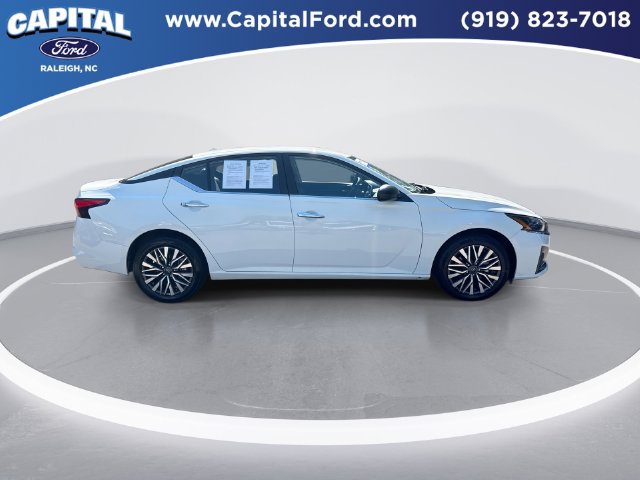Used 2025 Nissan Altima 2.5 SV AWD/4WD image 9