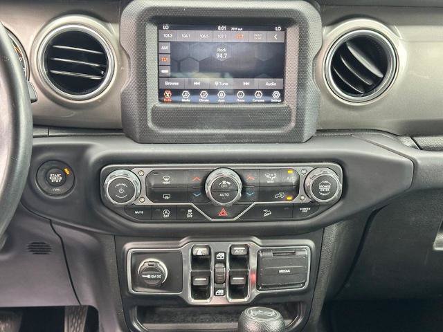 Used 2019 Jeep Wrangler Unlimited Sahara AWD/4WD image 13