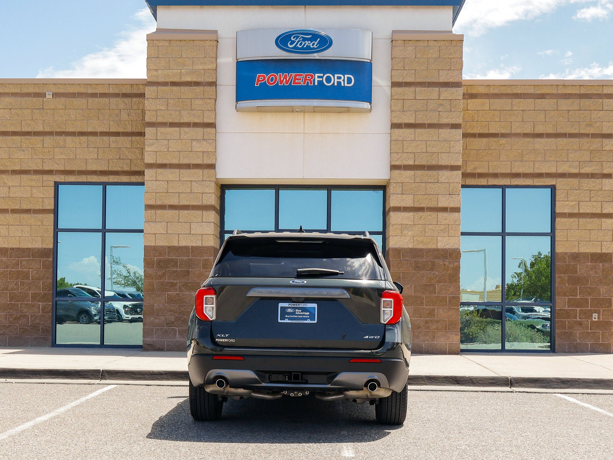 Certified 2023 Ford Explorer XLT w/ Equipment Group 202A AWD/4WD image 7