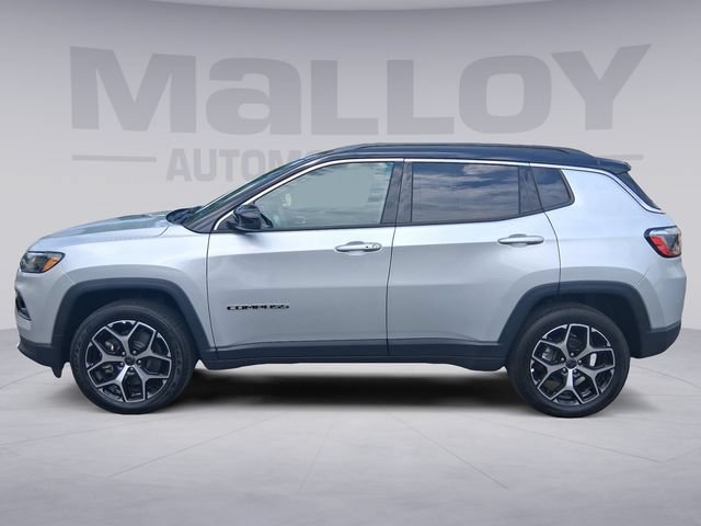 Used 2025 Jeep Compass Limited AWD/4WD image 2