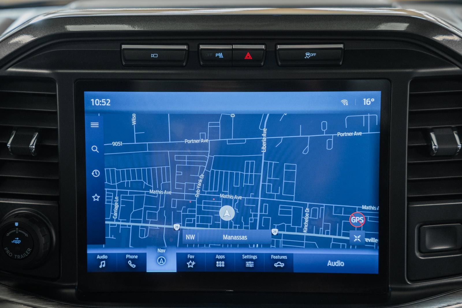 Certified 2023 Ford F150 Lariat w/ Equipment Group 502A High image 31