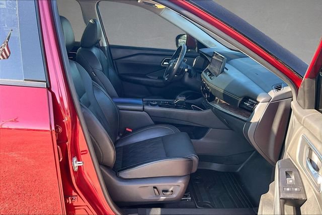 Used 2024 Nissan Rogue Platinum w/ Platinum Premium Package AWD/4WD image 5