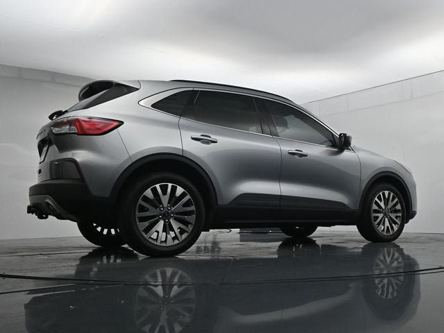 Certified 2022 Ford Escape Titanium w/ Class II Trailer Tow Package AWD/4WD image 33