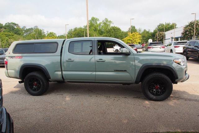 Used 2022 Toyota Tacoma TRD Off-Road w/ Technology Package AWD/4WD image 9
