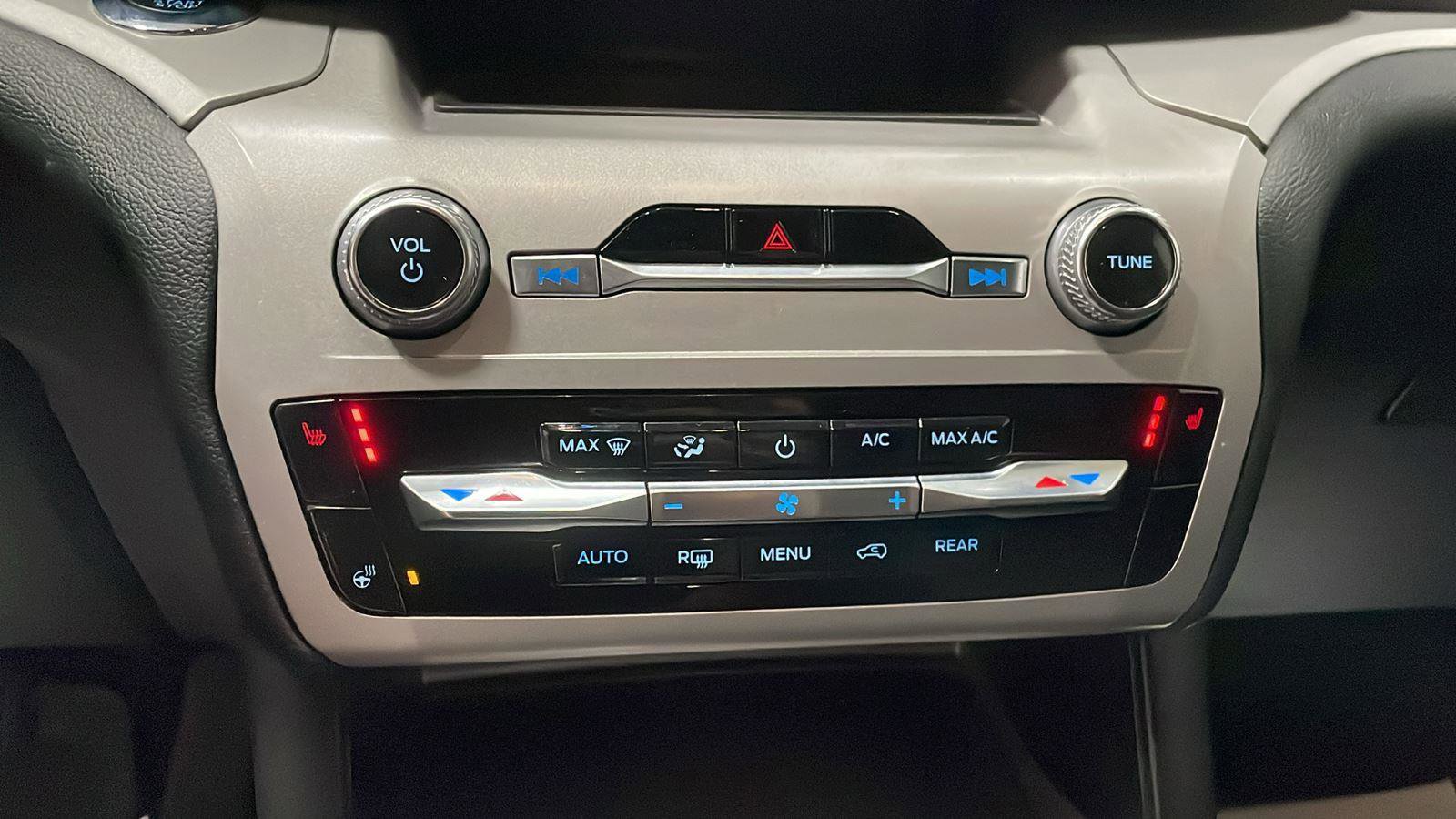 Certified 2023 Ford Explorer XLT w/ Equipment Group 202A image 20