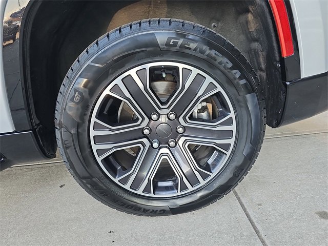 Used 2022 Jeep Wagoneer Series III w/ Flexible Seating Group image 32