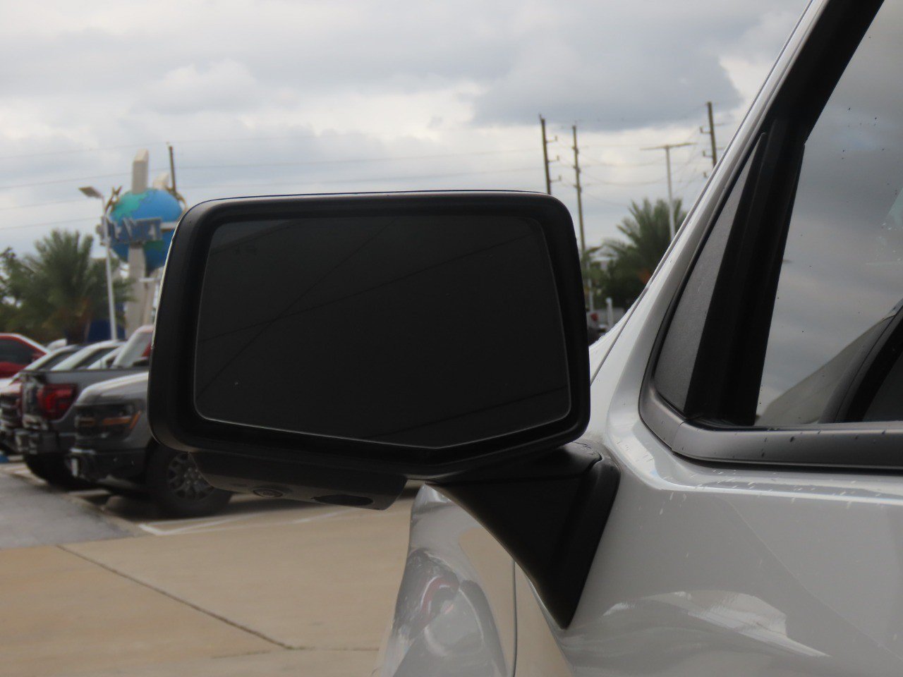 Used 2024 Chevrolet Silverado 1500 ZR2 w/ Technology Package AWD/4WD image 18