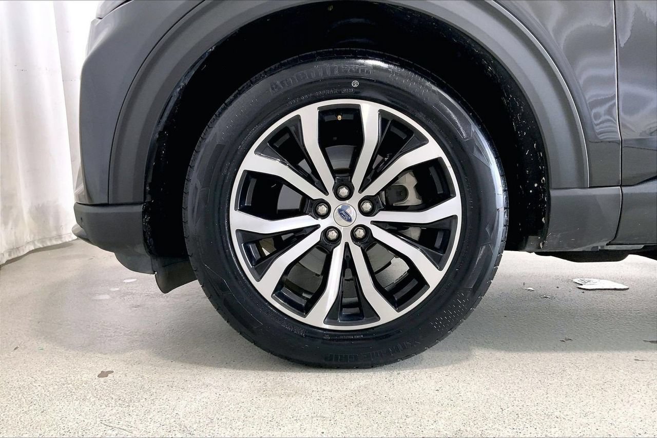 Certified 2025 Ford Explorer ST-Line AWD/4WD image 8