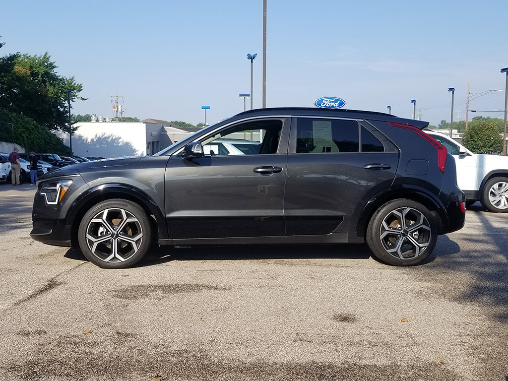 Used 2023 Kia Niro EX Touring FWD image 3