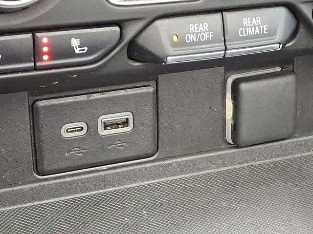 Used 2023 Chevrolet Suburban RST w/ Sport Performance Package image 28