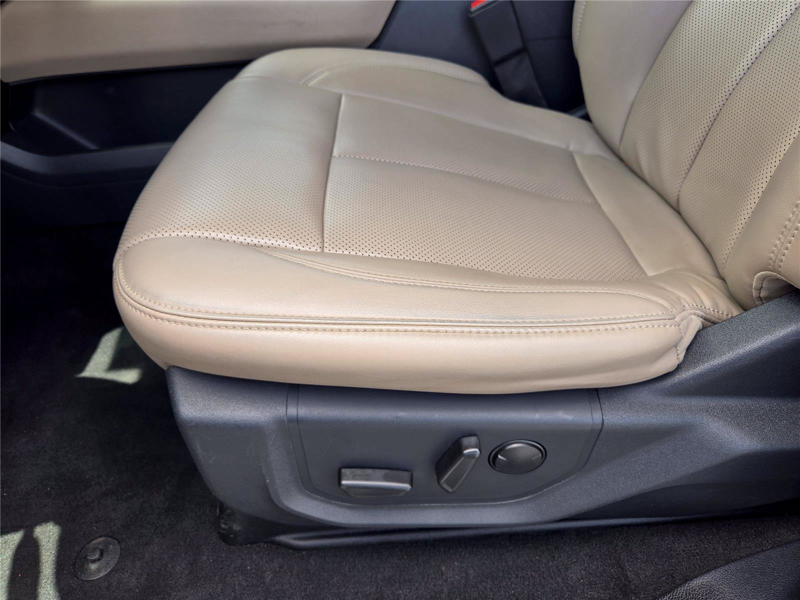 Certified 2023 Ford Expedition XLT RWD image 22