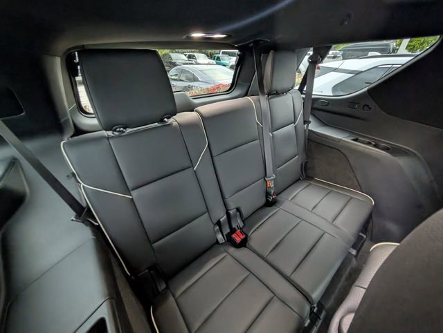 Used 2024 Cadillac Escalade Premium Luxury image 14