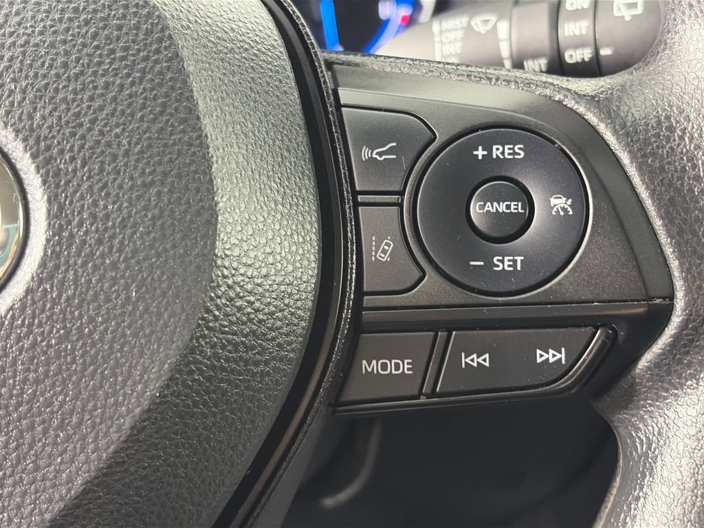 Used 2024 Toyota RAV4 XLE AWD/4WD image 18