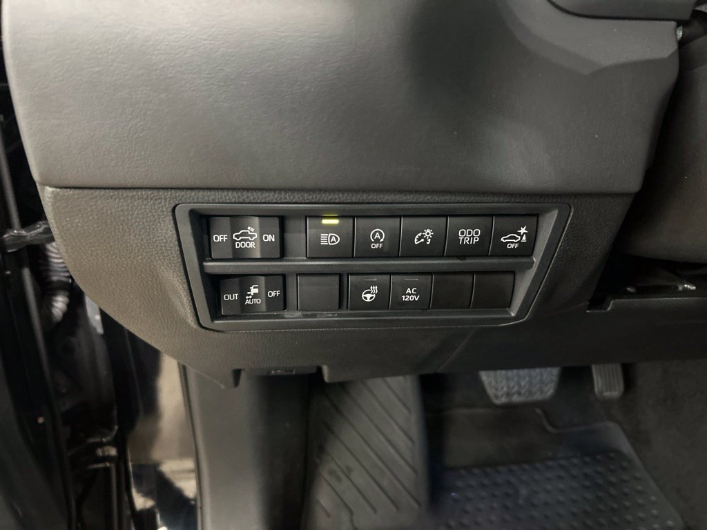 Used 2022 Toyota Tundra Platinum AWD/4WD image 13