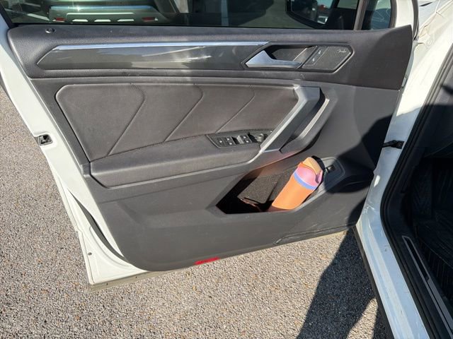 Used 2018 Volkswagen Tiguan SEL Premium image 20