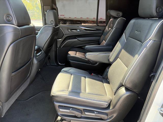 Used 2021 Cadillac Escalade ESV Sport AWD/4WD image 17