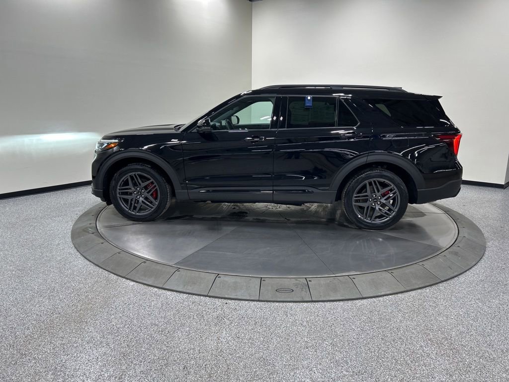 Certified 2025 Ford Explorer ST-Line w/ ST-Line Street Pack image 10