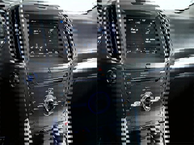 Certified 2018 Ford Edge Titanium w/ Cold Weather Package image 17