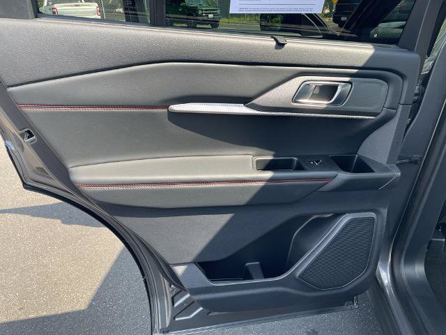 Certified 2025 Ford Explorer ST-Line w/ Premium Package AWD/4WD image 15