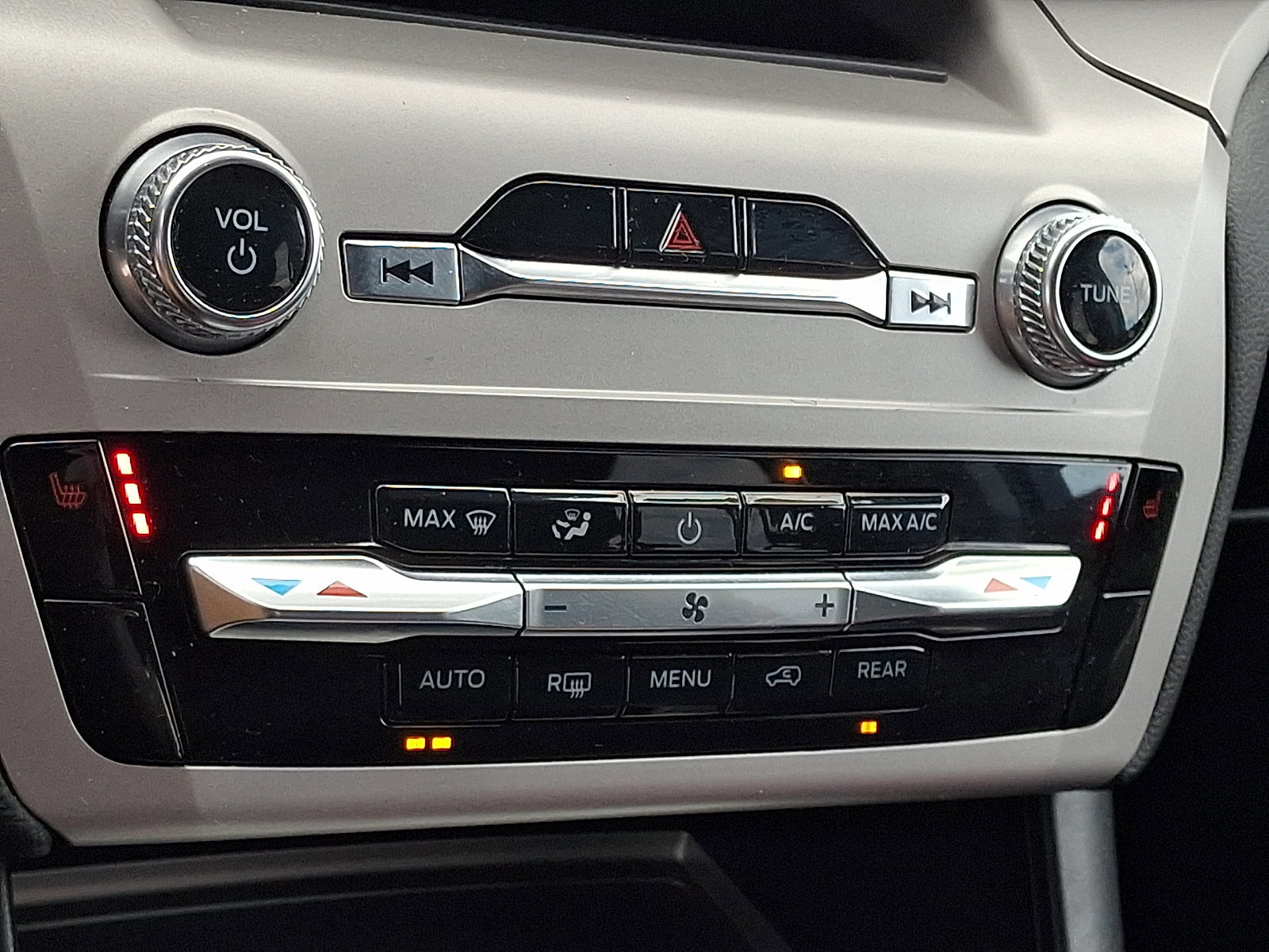 Certified 2023 Ford Explorer XLT image 20