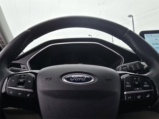 Certified 2022 Ford Escape SE w/ SE Sport Appearance Package image 28