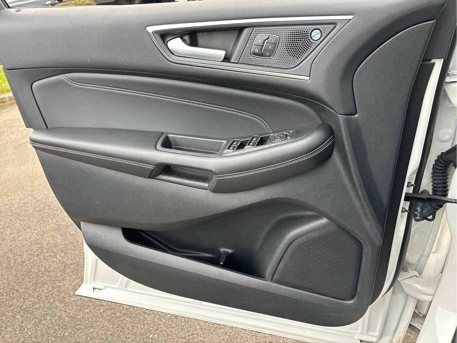 Certified 2022 Ford Edge Titanium w/ Cargo Accessory Package image 24