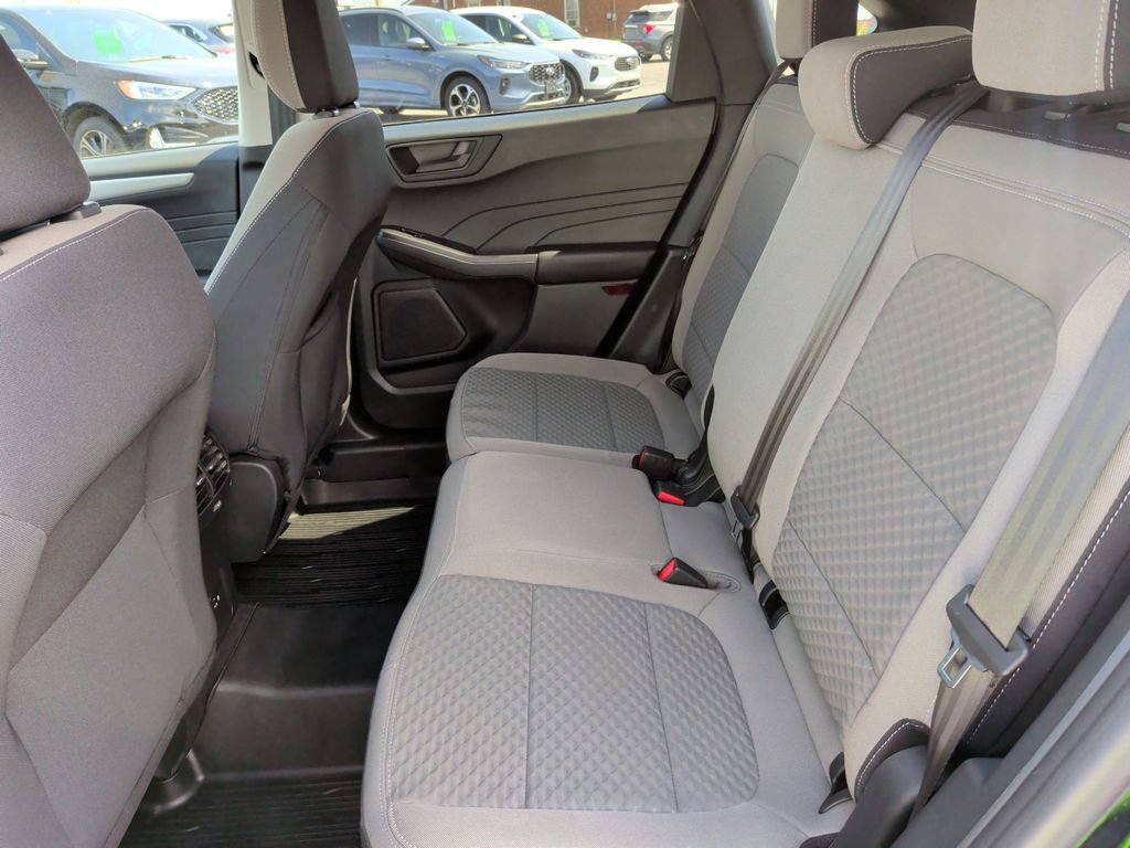 Certified 2022 Ford Escape SE w/ Cold Weather Package AWD/4WD image 6