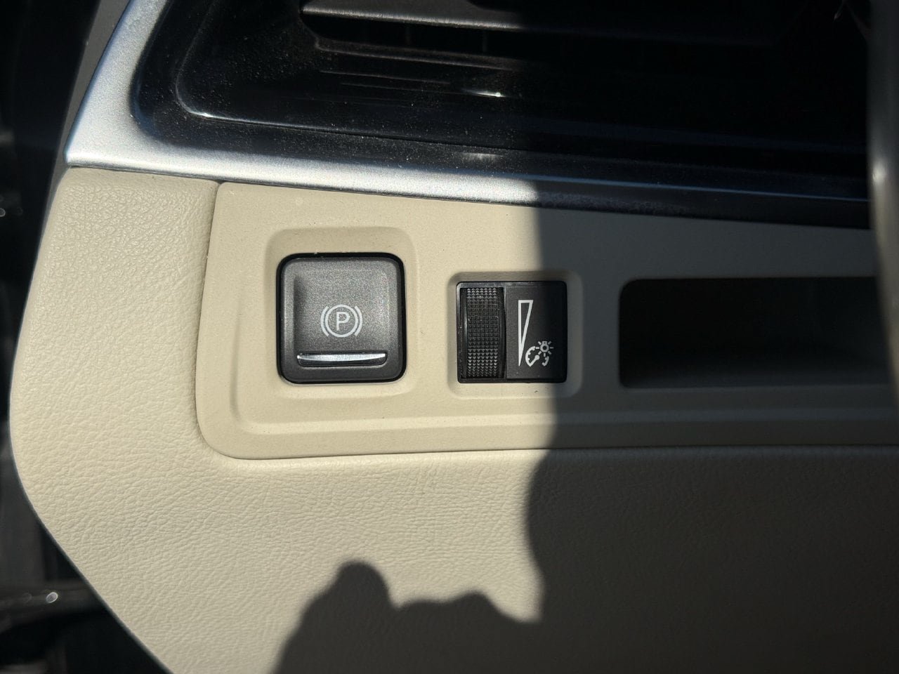 Used 2024 Cadillac XT6 Premium Luxury FWD image 22
