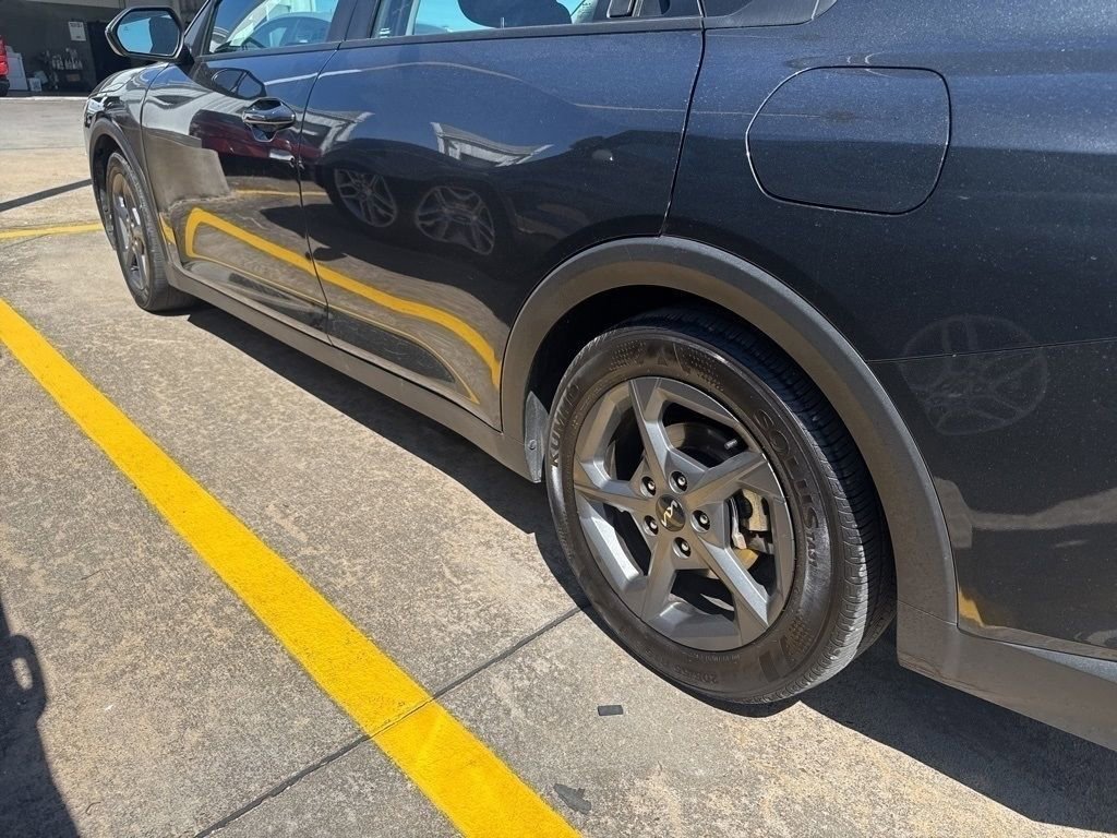 Used 2025 Kia K4 LXS image 5