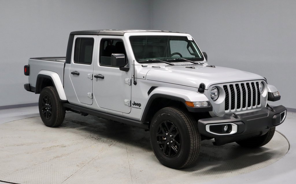 Used 2023 Jeep Gladiator Sport image 1