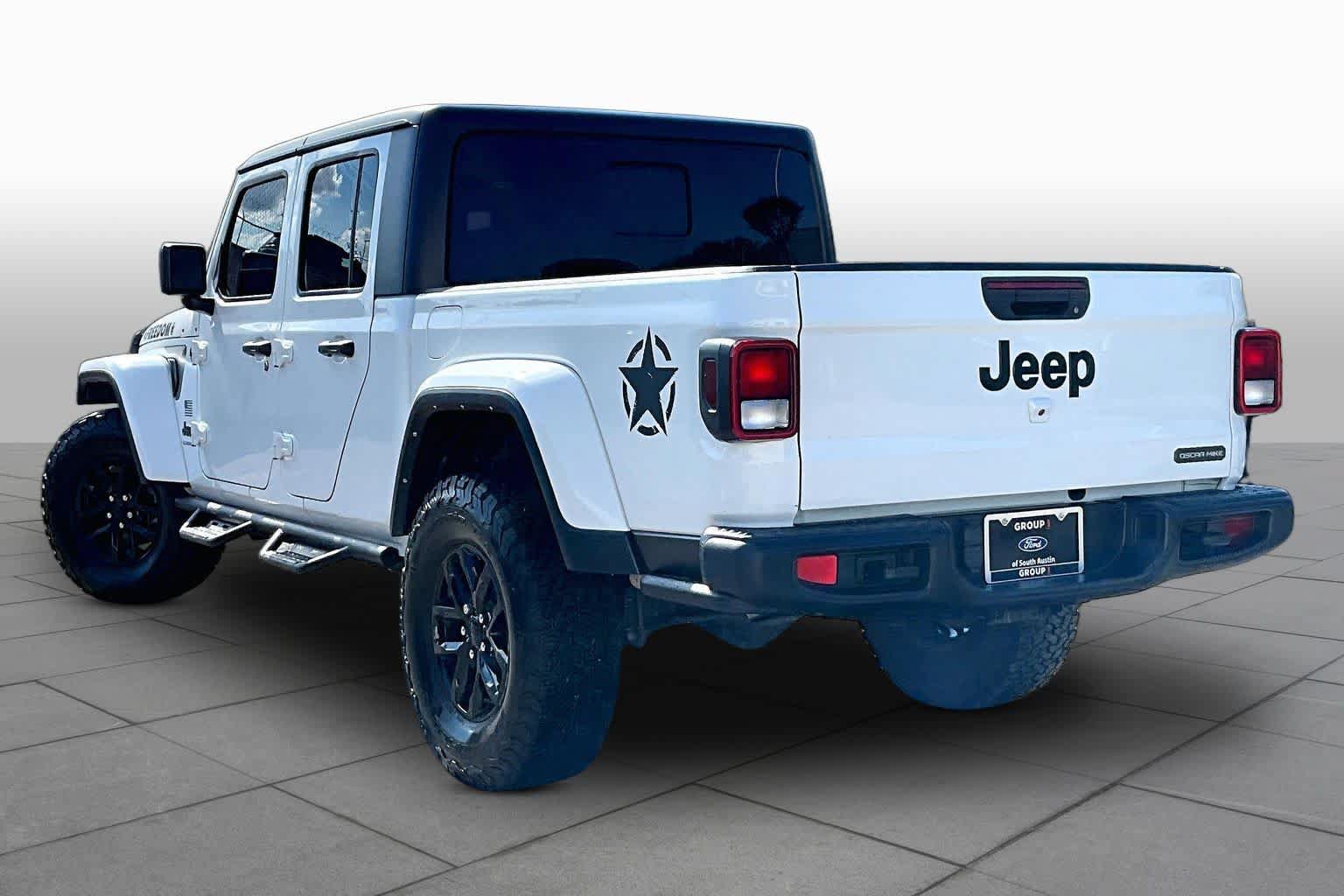 Used 2023 Jeep Gladiator Sport AWD/4WD image 6
